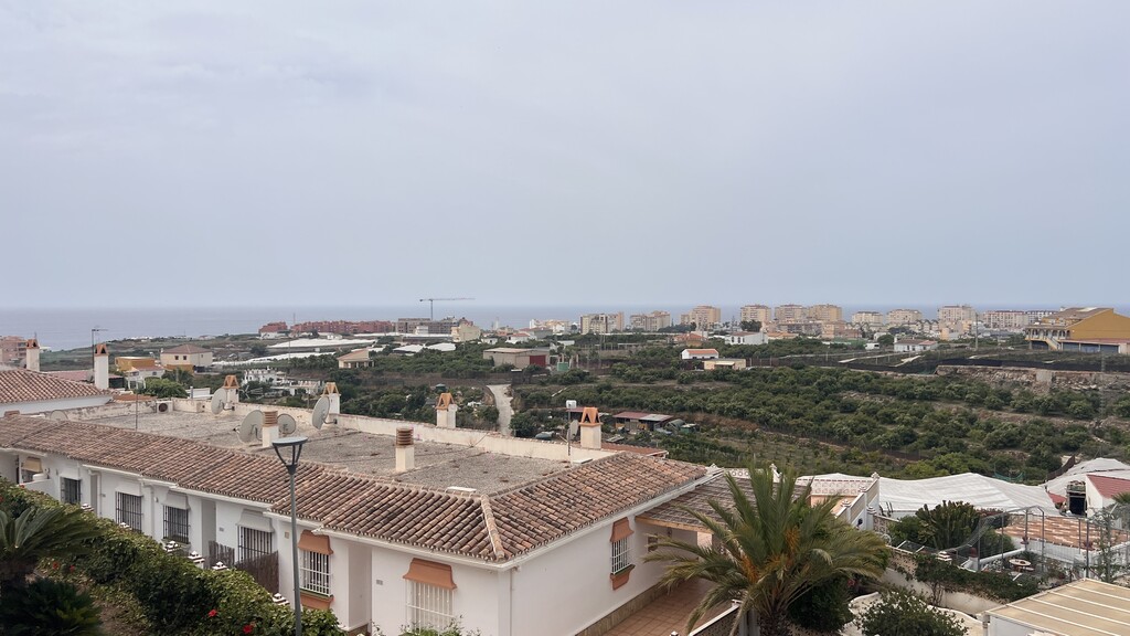 Apartamento com piscina e campo de ténis em Torrox Park – 205.000€