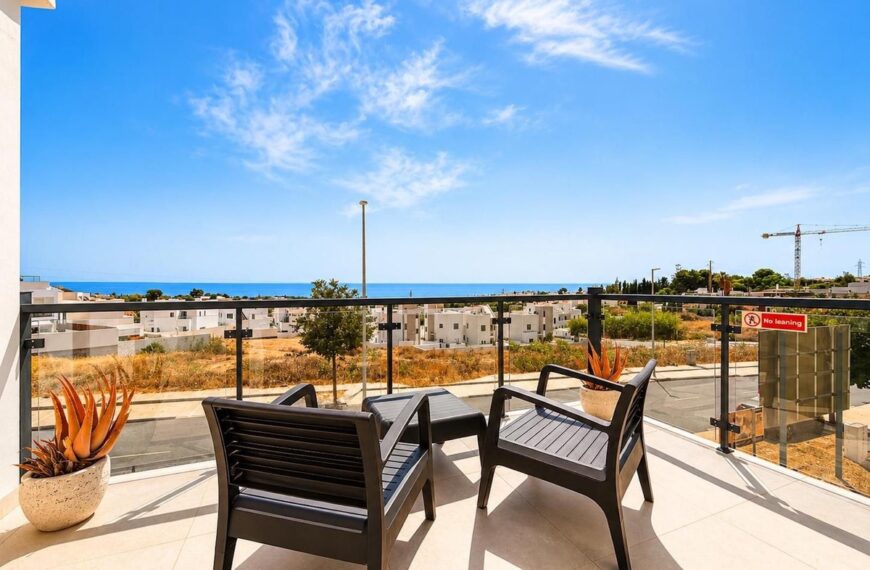 Nybyggt hus i Nerja – privat pool -uthyrningslicens