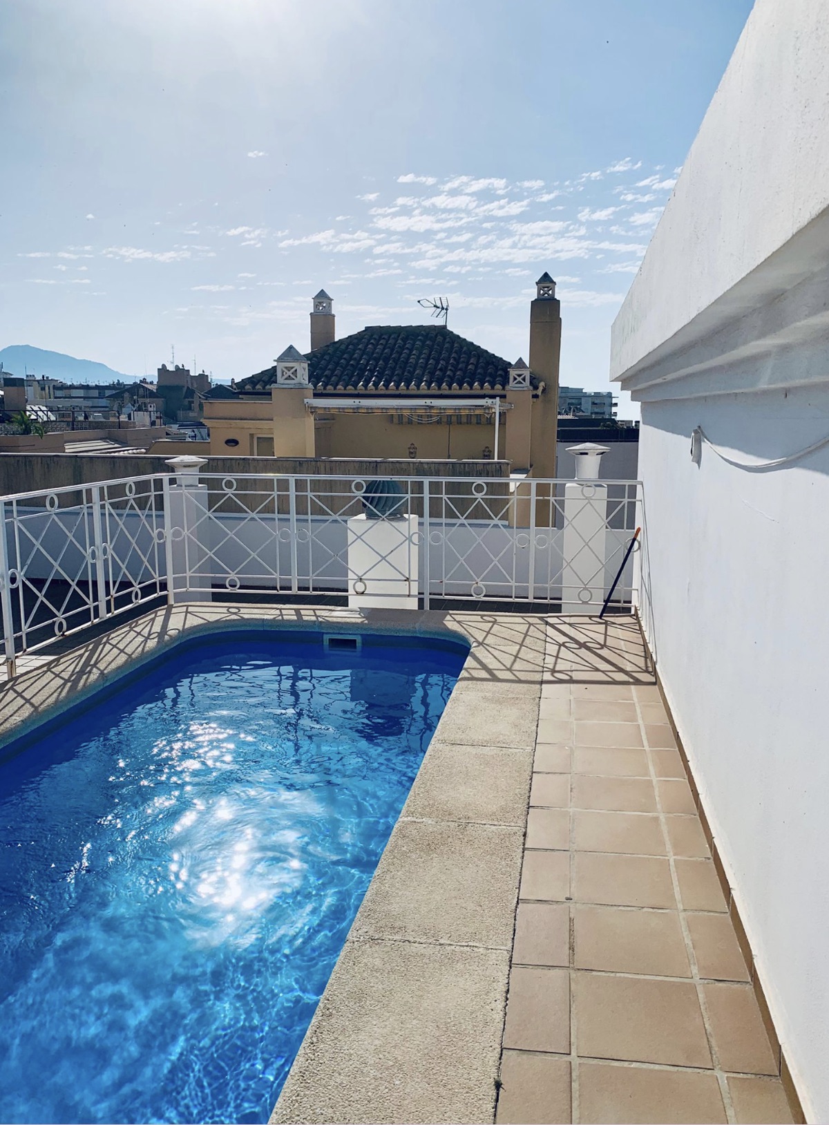 Lägenhet 2 sovrum och havsutsikt från takterrass i centrala Nerja