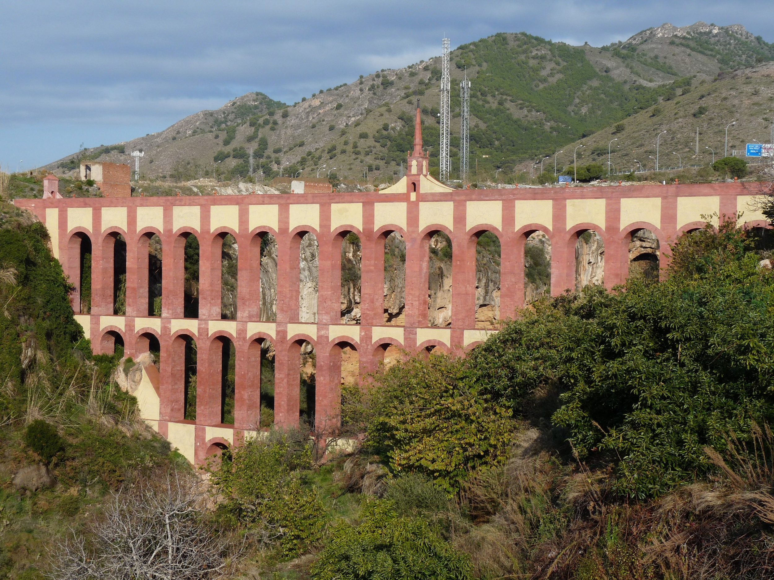Lang verblijf Nerja oude aquaduct als illustratie