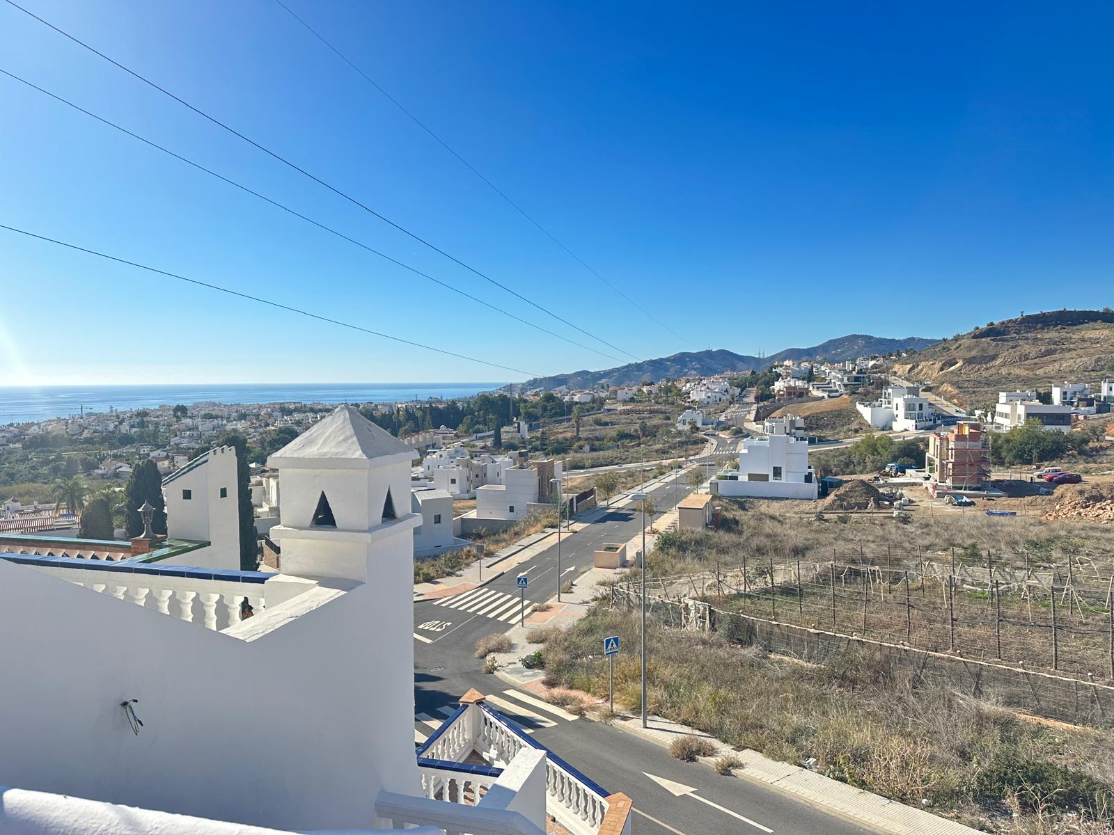 Renoverat radhus i Nerja PRISSÄNKT (Los olivos)