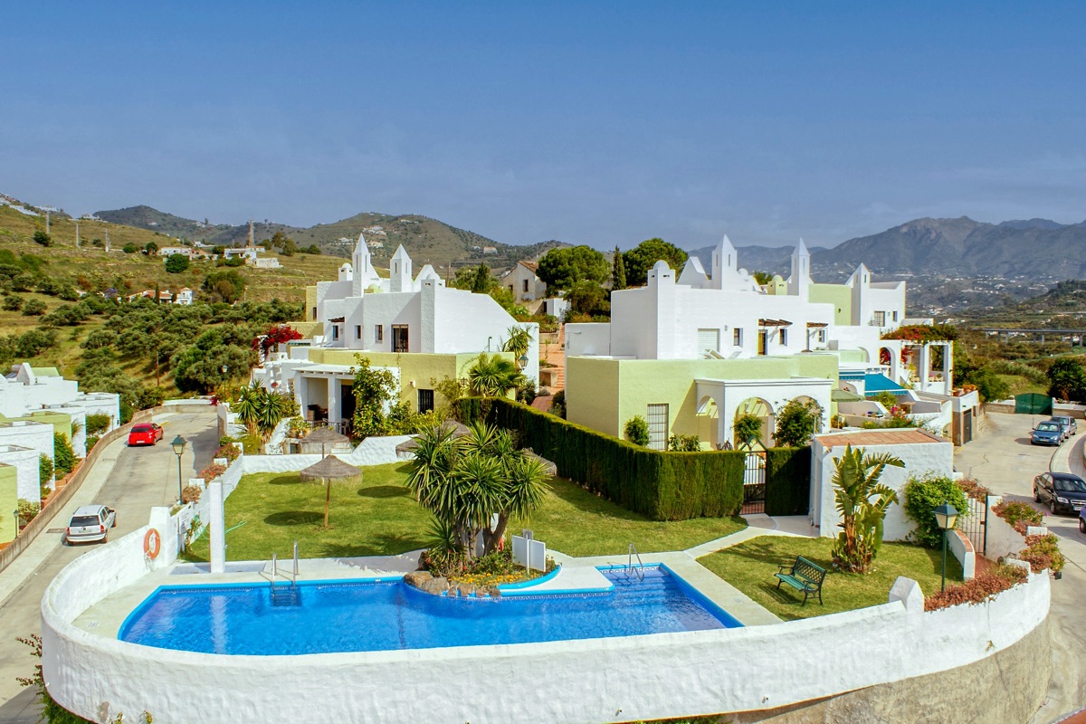 Affordable townhouse with roof terrace in Casablanca in Nerja