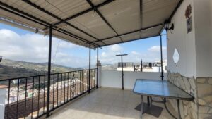 Spacious village house with large roof terrace  and views in "Old town" Cómpeta