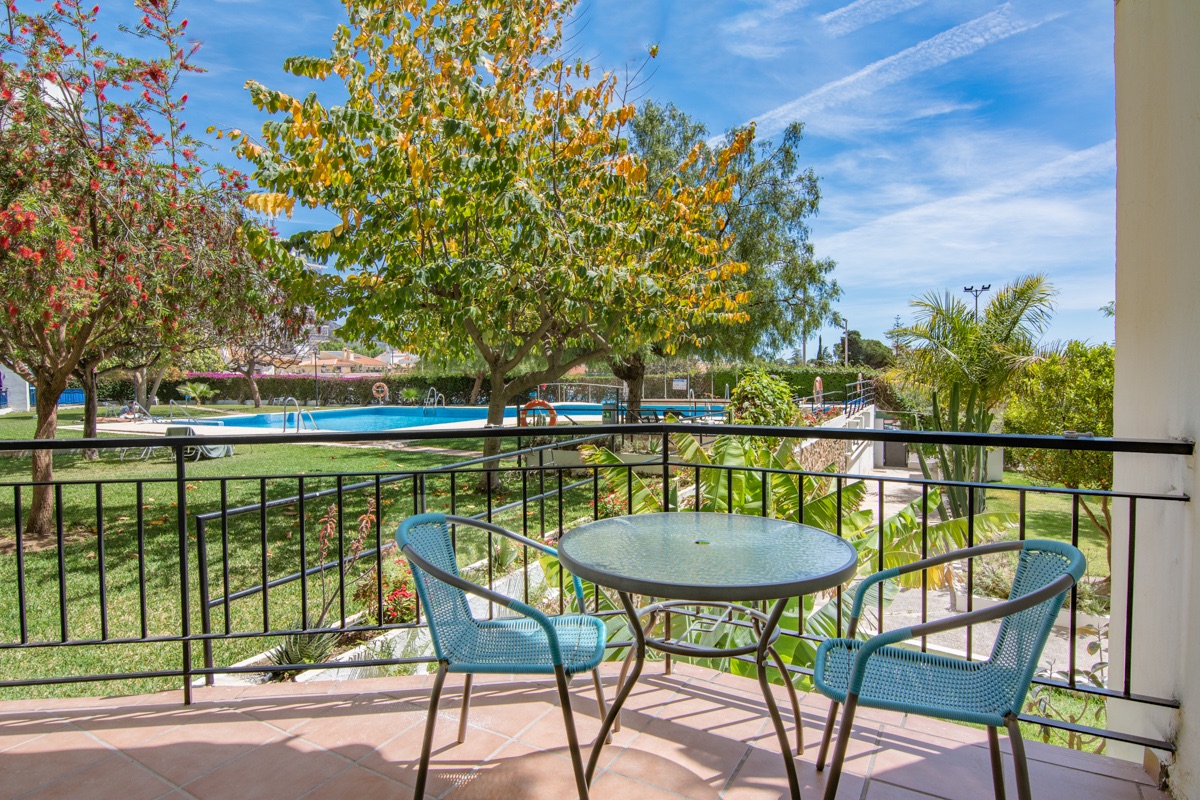Apartment with pool and tennis - walking distance to the center Nerja